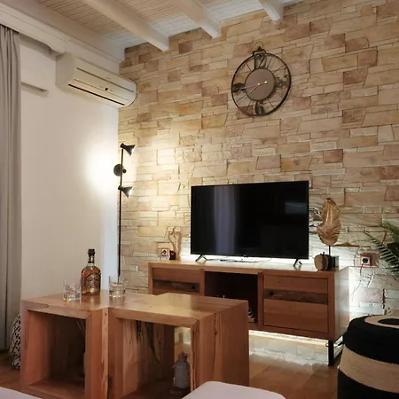 Semesterbostad Elieta Corfu Town Family House 2 *